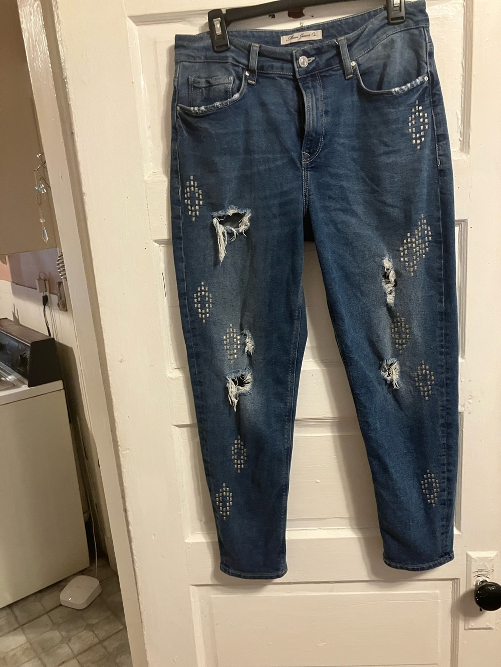 Used , but in great condition Mavi jeans. Waist 29”-30” inseam cropped n 27”